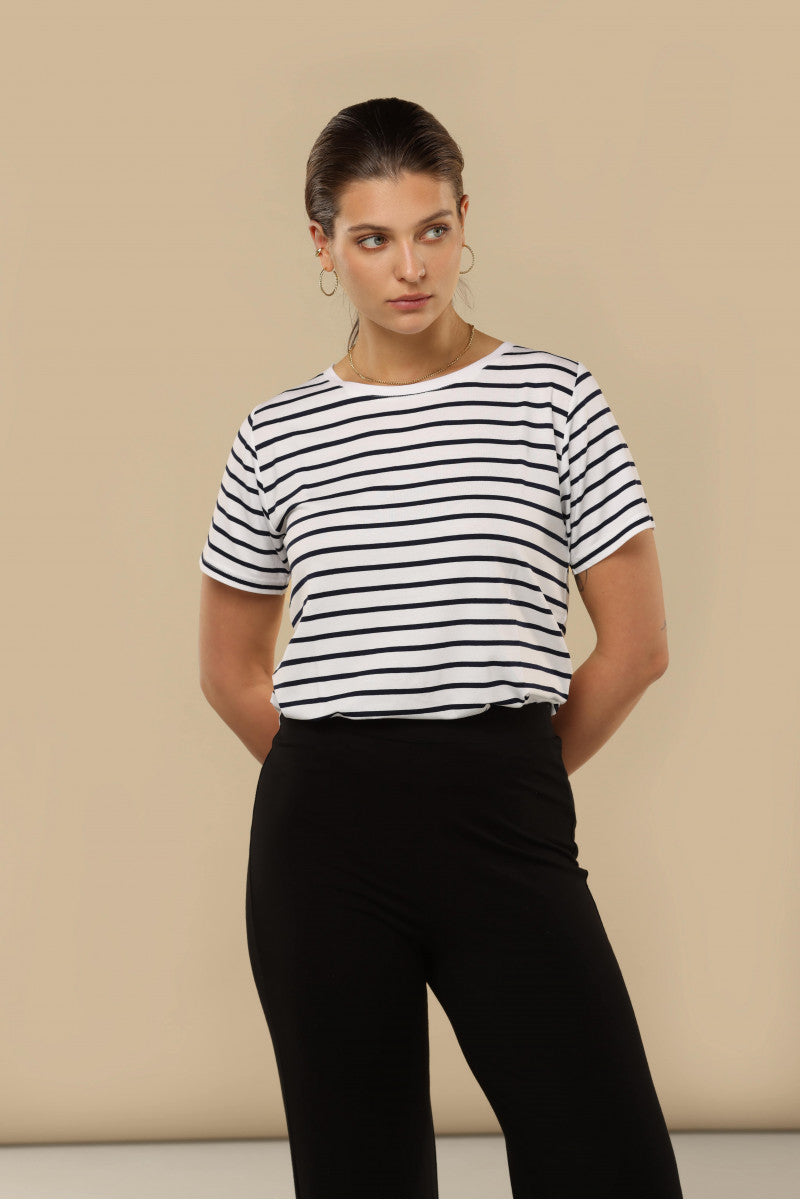 T-shirt basic w paski granatowe paski