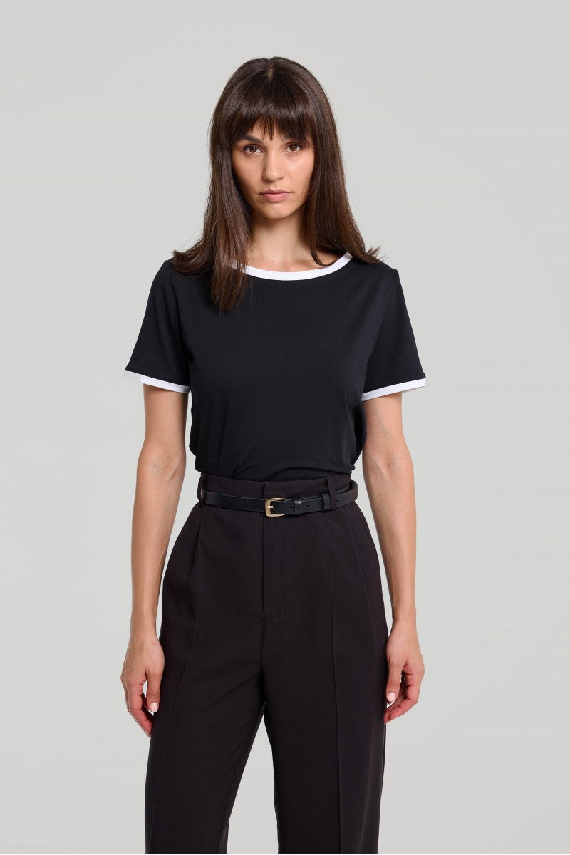 T-shirt z lamówką czarny