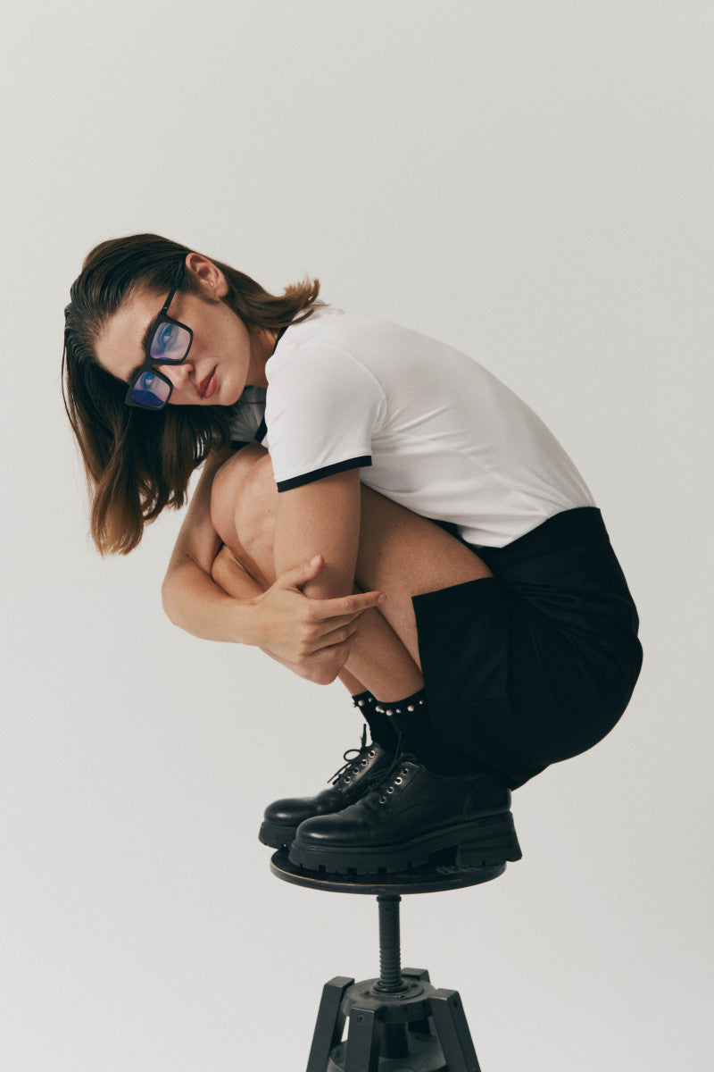 T-shirt with white piping