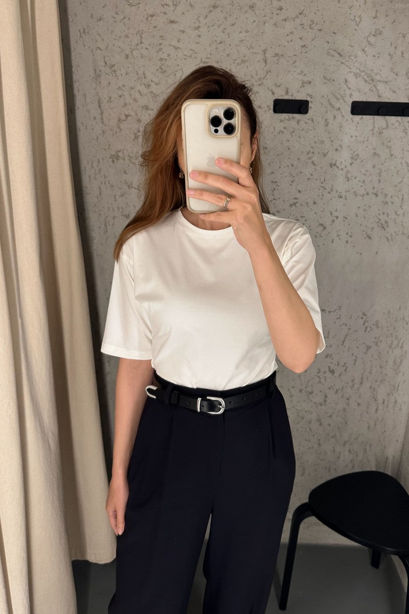 White fitted T-shirt