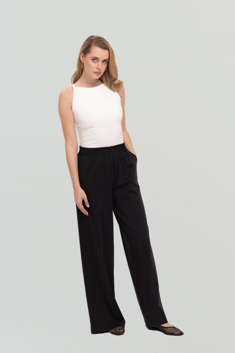 Top z zawinięciem na ramieniu śmietankowa