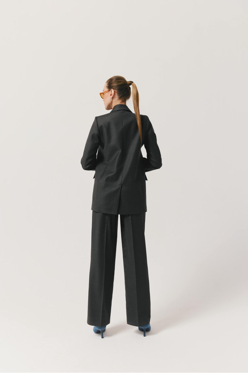 Two-button wool jacket with anthracite silk