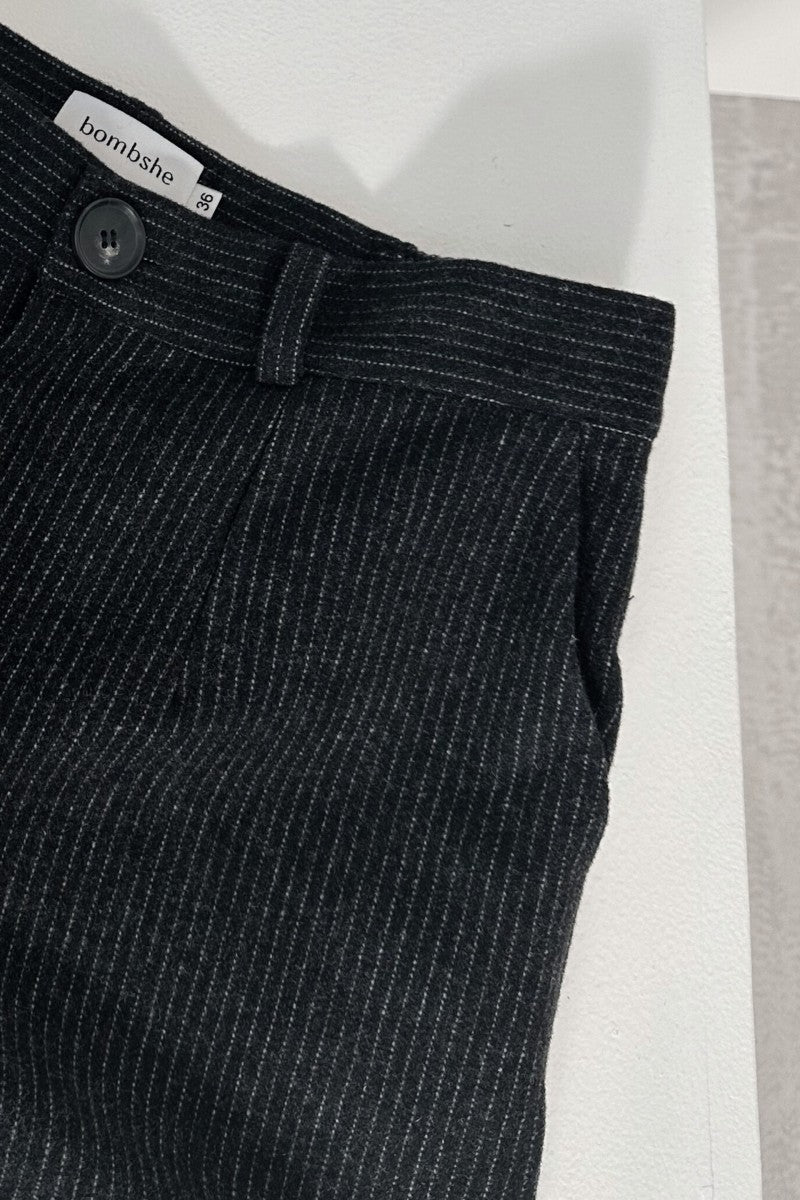 Wełniane spodnie w paski